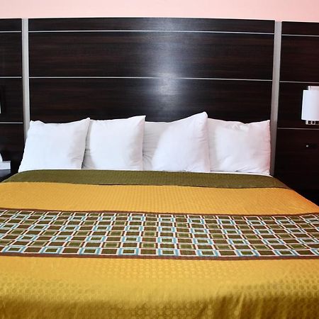Regency Inn & Suites Faribault Екстериор снимка