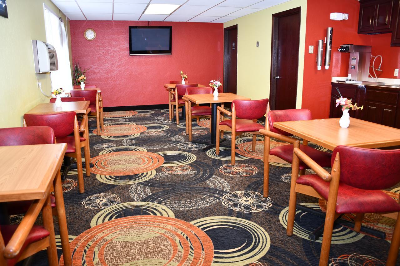 Regency Inn & Suites Faribault Екстериор снимка