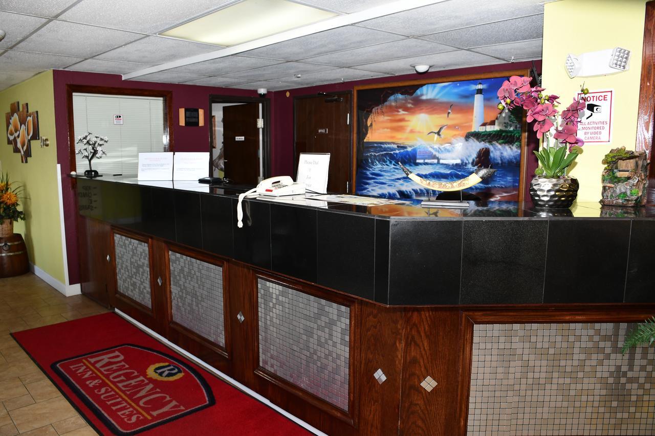 Regency Inn & Suites Faribault Екстериор снимка