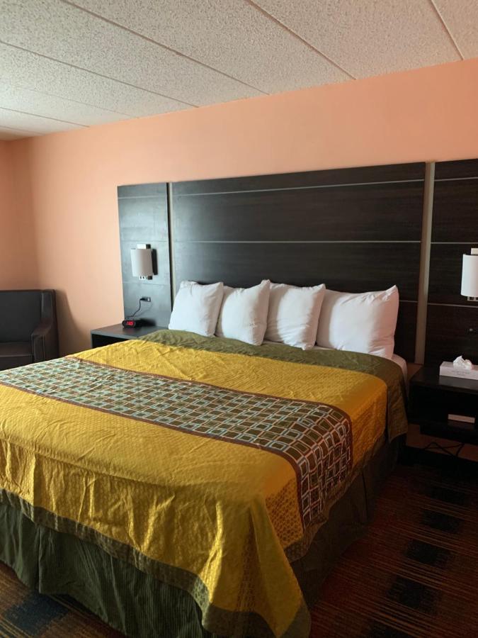 Regency Inn & Suites Faribault Екстериор снимка