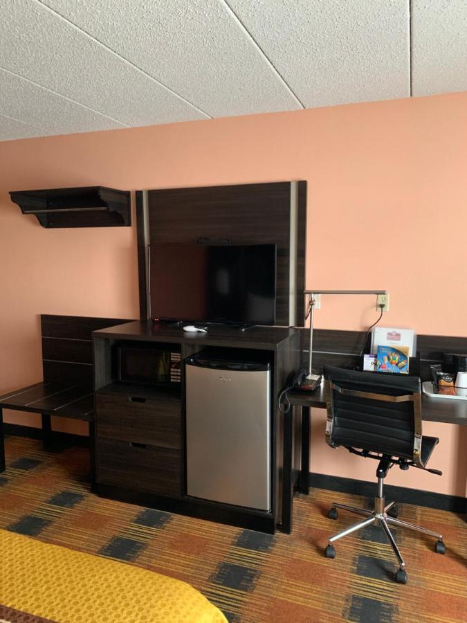 Regency Inn & Suites Faribault Екстериор снимка