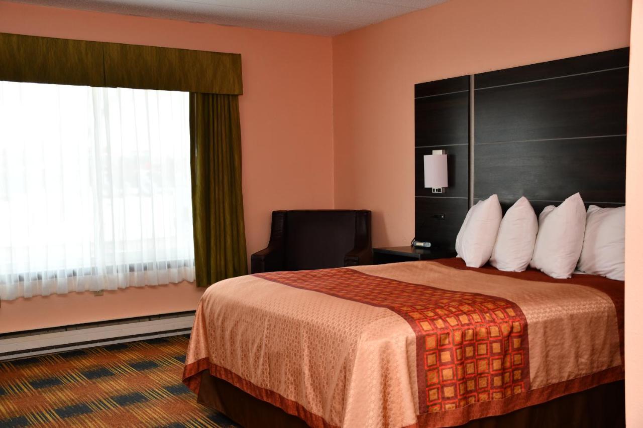 Regency Inn & Suites Faribault Екстериор снимка