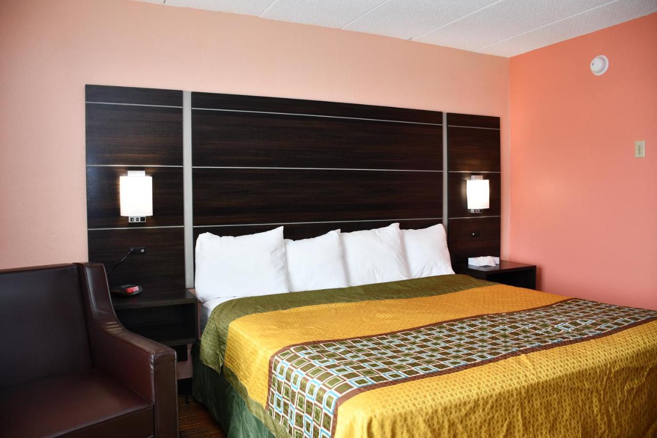 Regency Inn & Suites Faribault Екстериор снимка