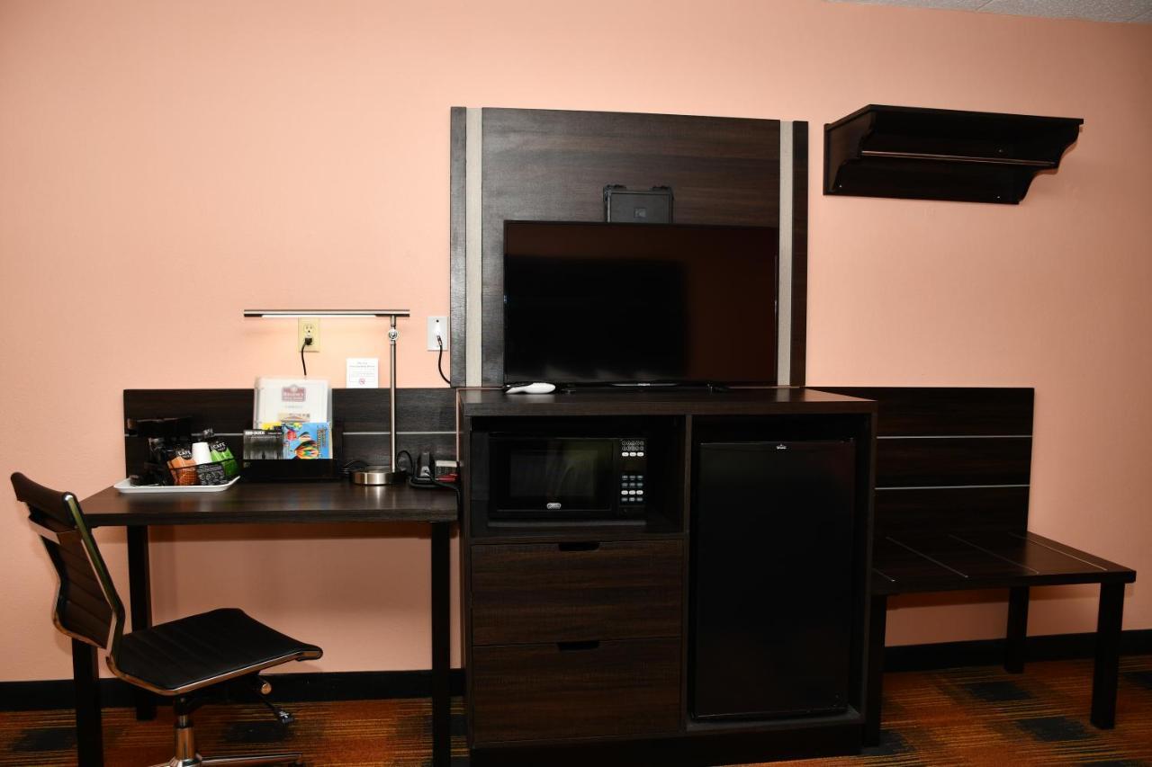 Regency Inn & Suites Faribault Екстериор снимка