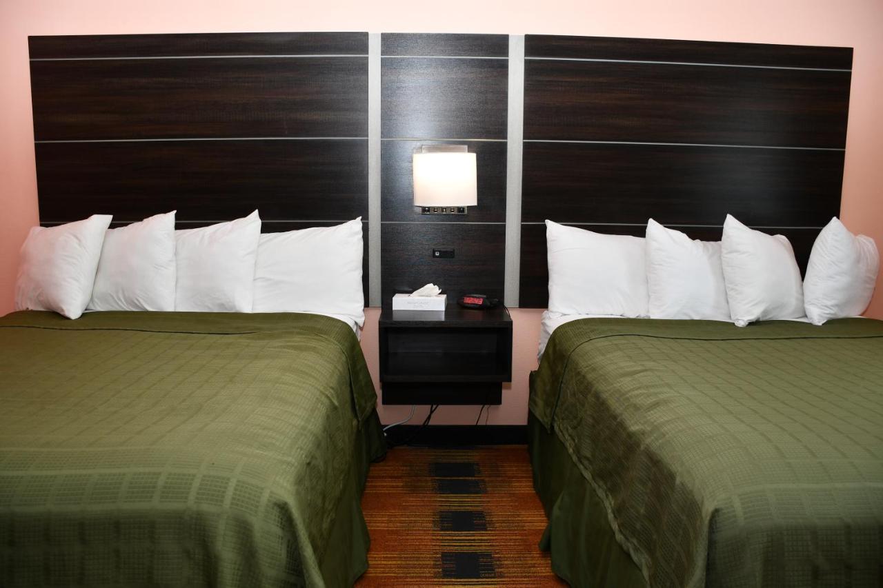 Regency Inn & Suites Faribault Екстериор снимка