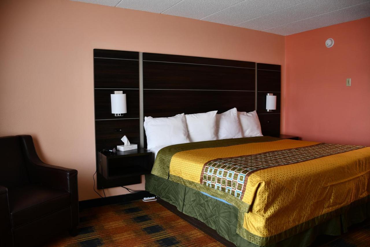 Regency Inn & Suites Faribault Екстериор снимка